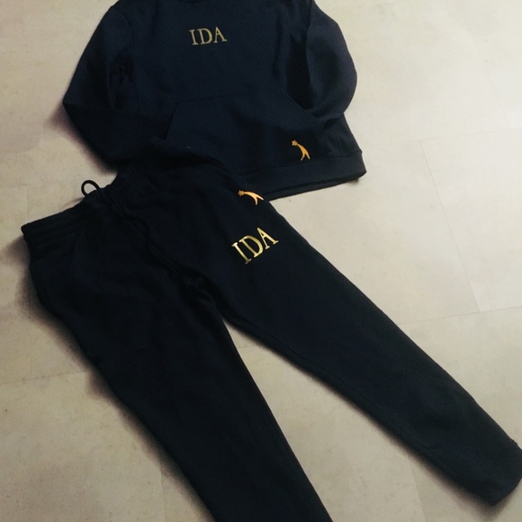 IDA jogger sweatsuits. - Picture 1 of 2